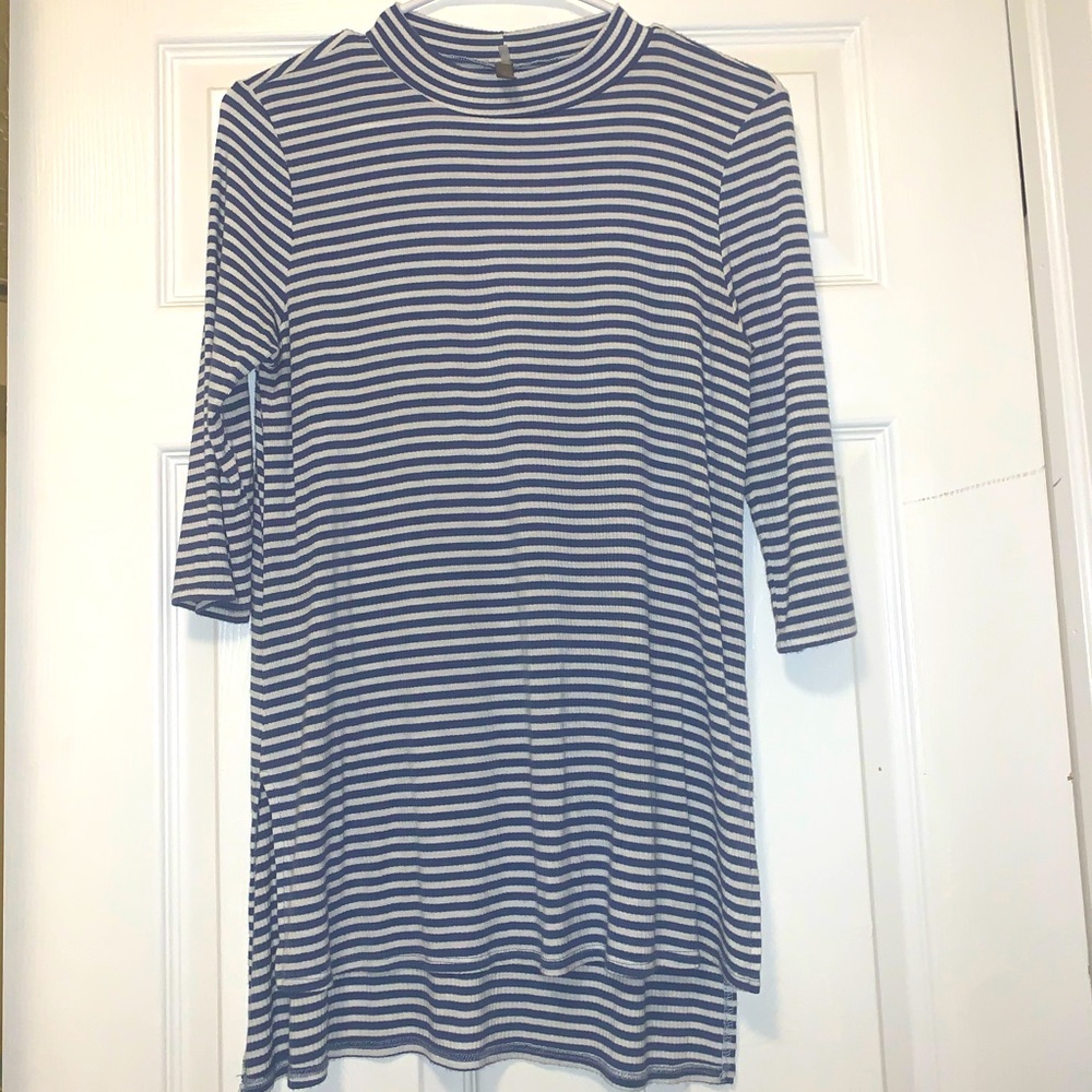 Blue and white striped long turtleneck